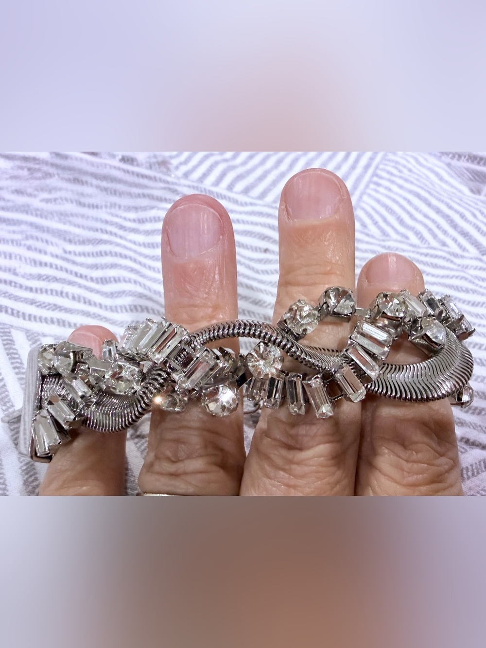 INC fashion jewelry women’s Silvertone rhinestone faux diamond bracelet 8” new